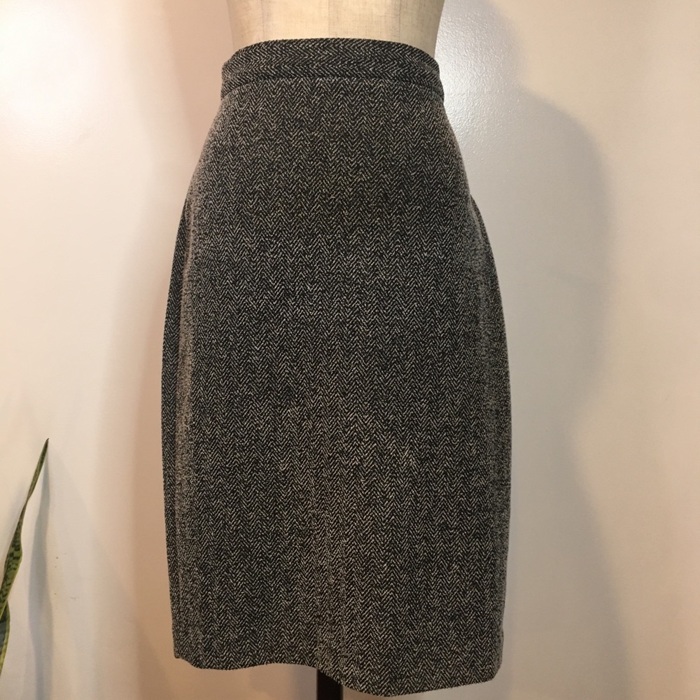 Banana Republic Size 6 Pencil Skirt